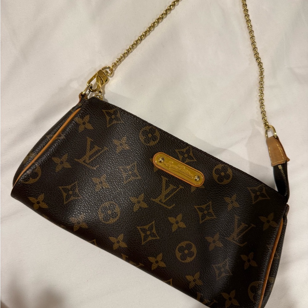 Louis Vuitton Eva Clutch